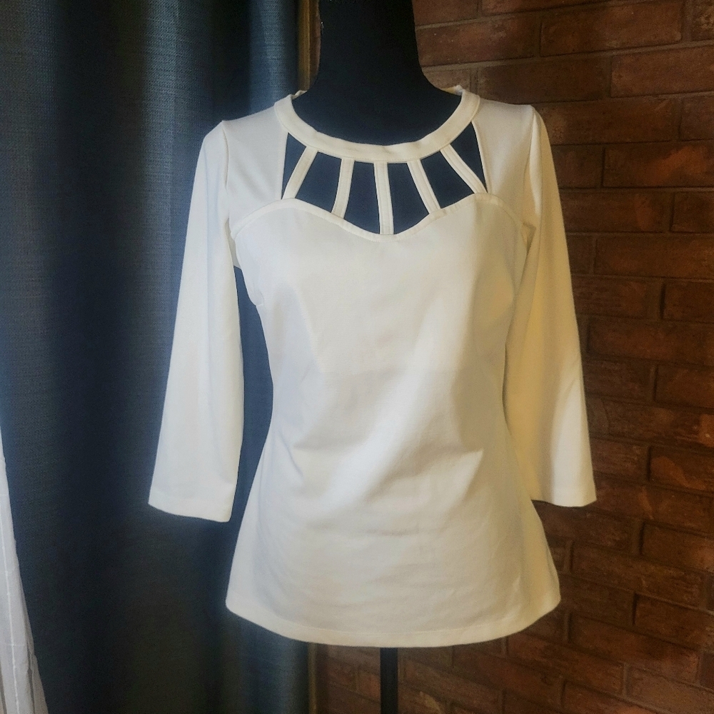 GUESS Women's White 3/4 Sleeve Cutout Chest/Neckline - Size L